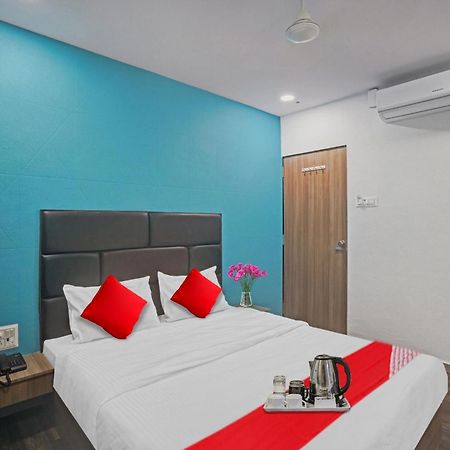 Hotel O Infinity Surate Exterior foto