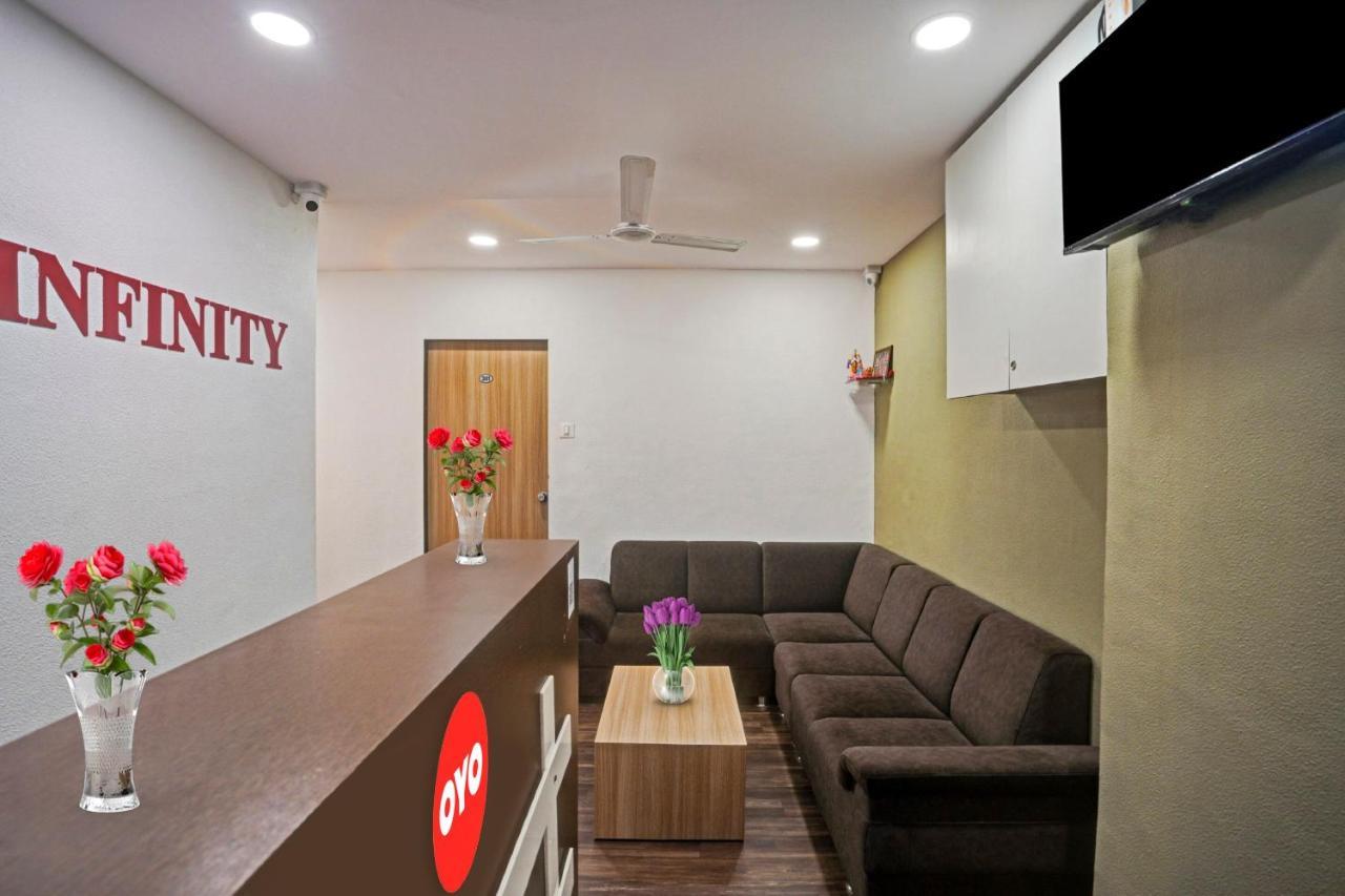 Hotel O Infinity Surate Exterior foto
