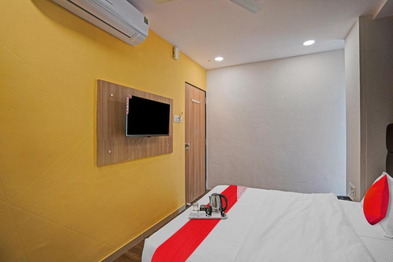 Hotel O Infinity Surate Exterior foto