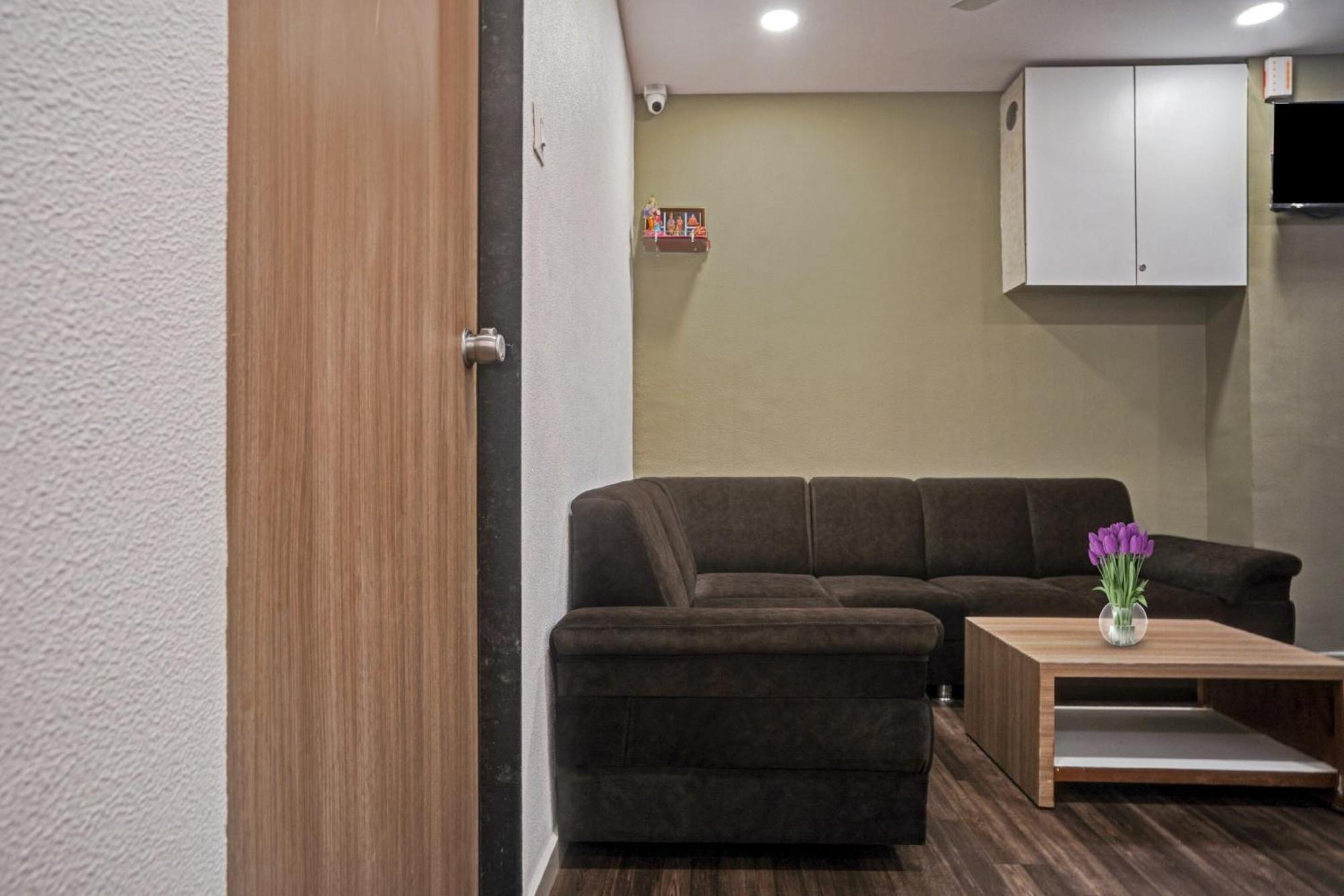 Hotel O Infinity Surate Exterior foto