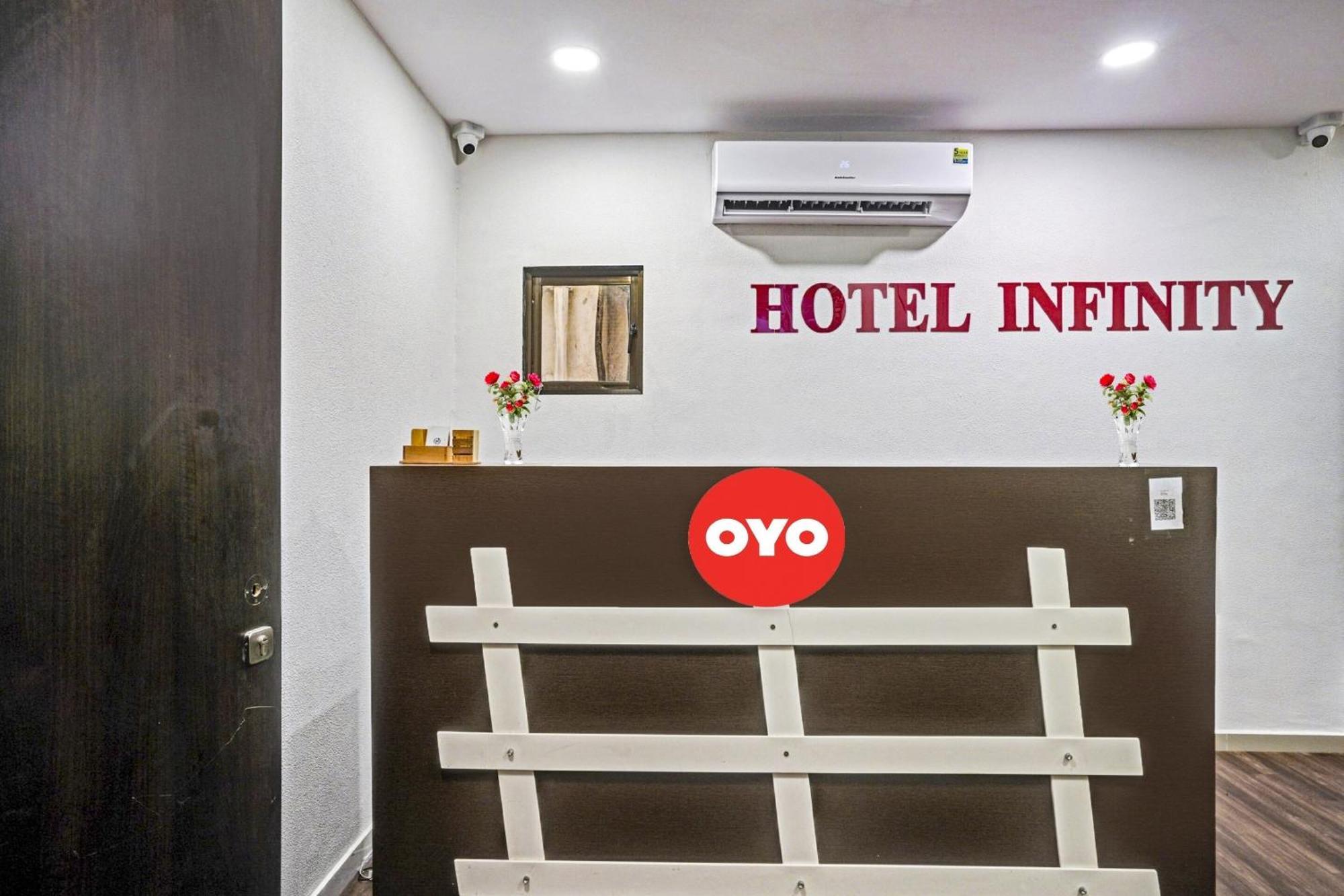 Hotel O Infinity Surate Exterior foto