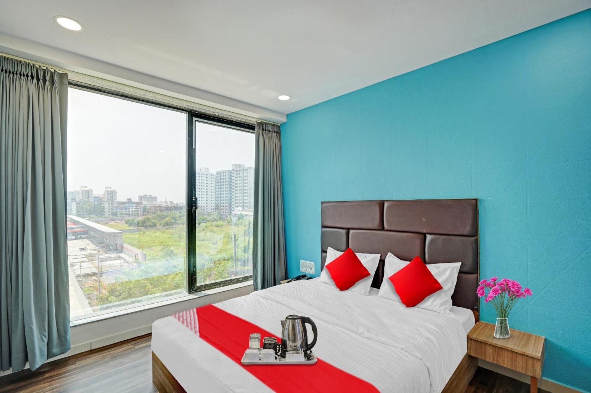 Hotel O Infinity Surate Exterior foto